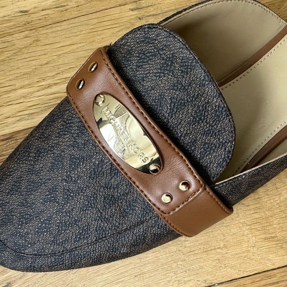 Michael Kors Brown Leather Mules with Minimalist Design - Picture 4 of 6